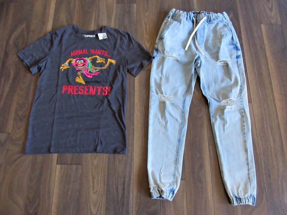 Men's Small Muppets Top & XS Bottoms