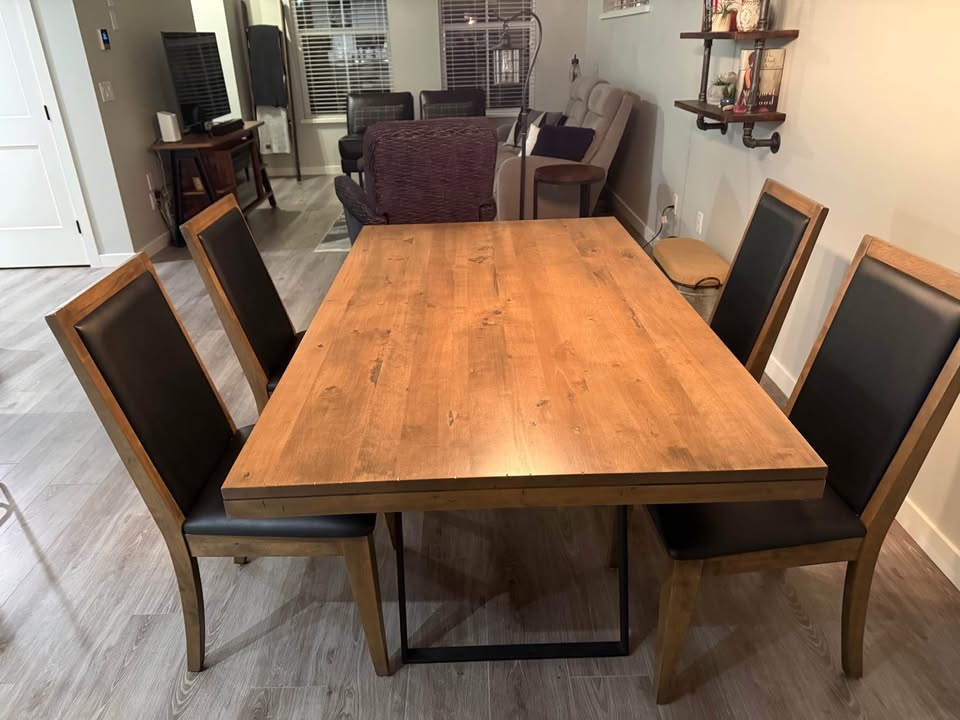 La-Z-Boy Dining Table and 6 Chairs - photo 2
