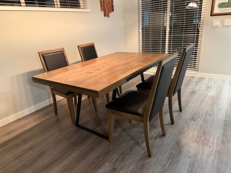 La-Z-Boy Dining Table and 6 Chairs - photo 3