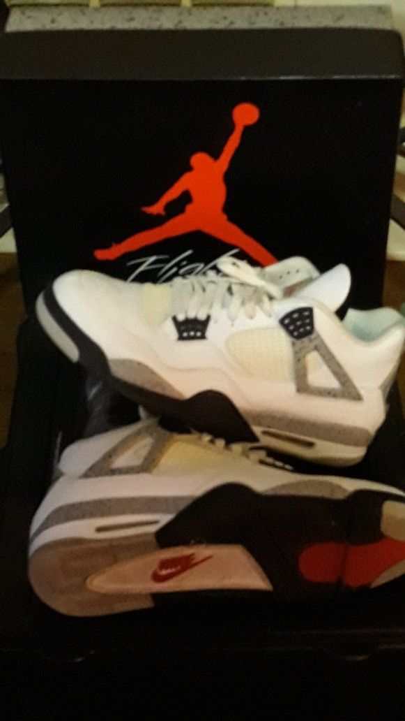 Air Jordan 4 Retro ‘Cement’ 2012