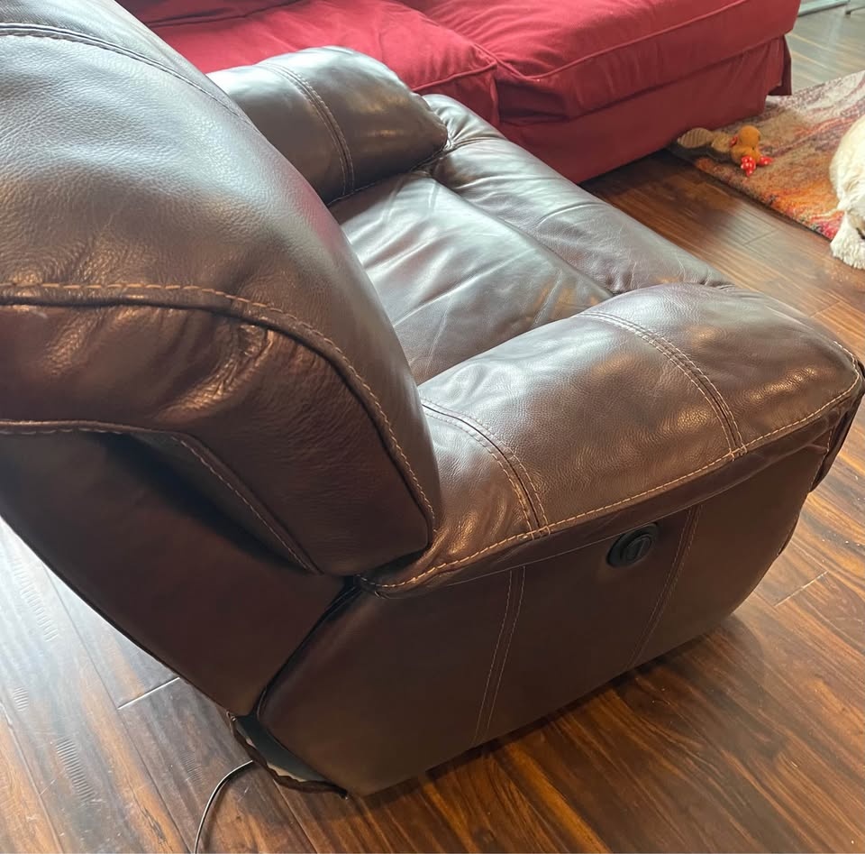 Lazyboy Recliner-reduced for quick sale. - photo 3