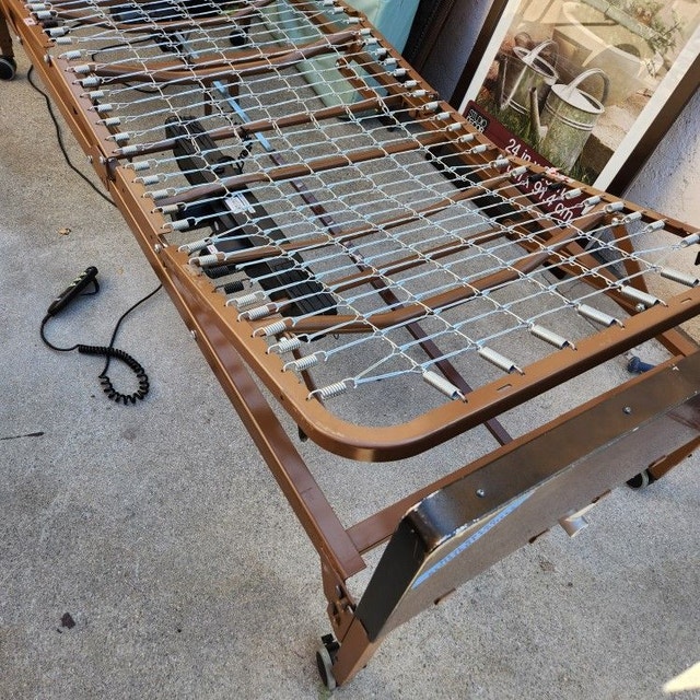 Hospital/Medical Bed with Bedsore-Preventing Mattress - photo 3