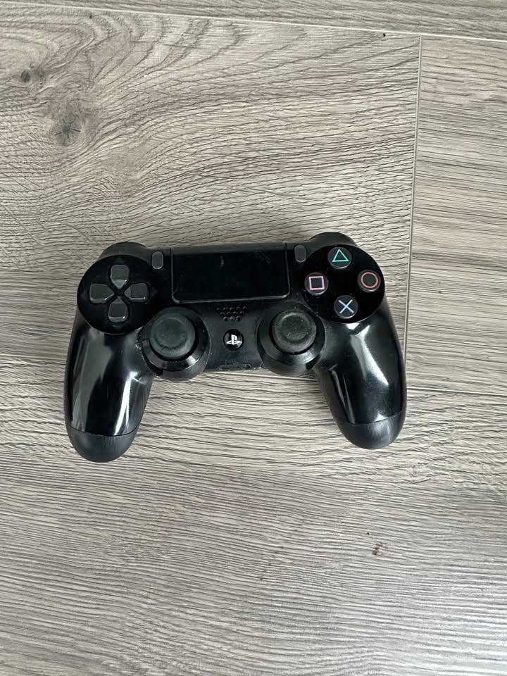 PS4 Controller