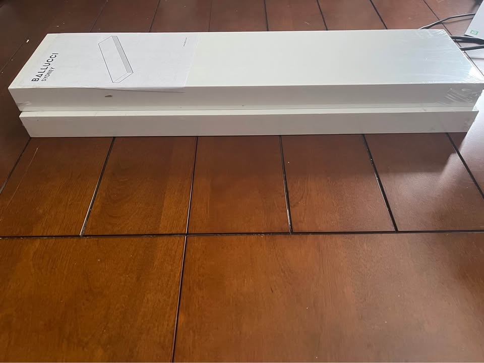 2-piece floating shelves - PLS READ DESCRIPTION - photo 2