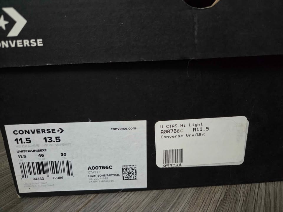 Men's high top Converse size 11.5 - photo 3