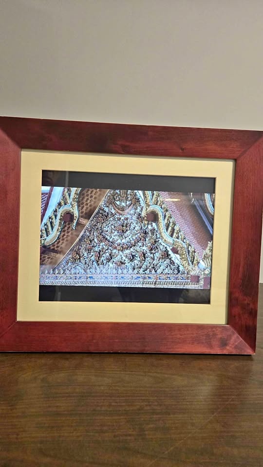 HP 12.1 inch Digital Photo Frame - Mahogany Finish