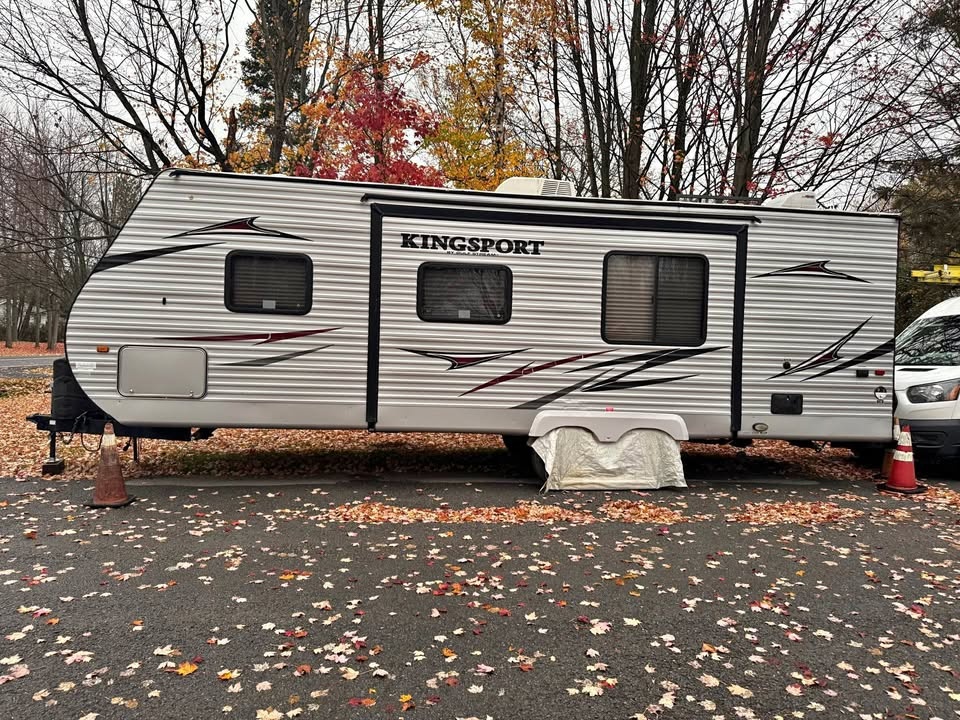 2014 Kingsport 28 foot Trailer