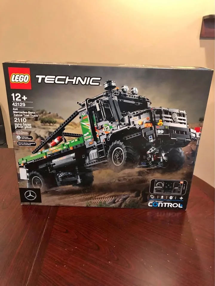 Lego technic Mercedes zetros trial truck thumbnail