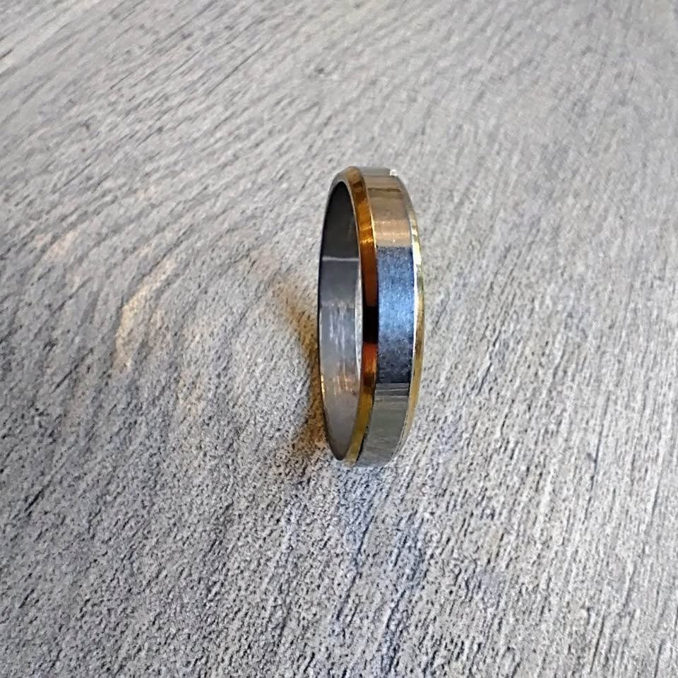 Silver & Gold Designed Ring - Men's Size 12 - photo 3