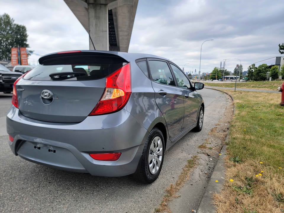 2017 Hyundai Accent - photo 4