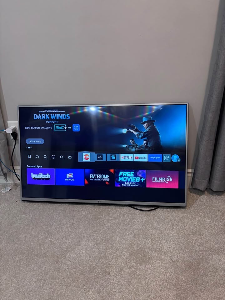 LG 43 Inch TV - photo 2