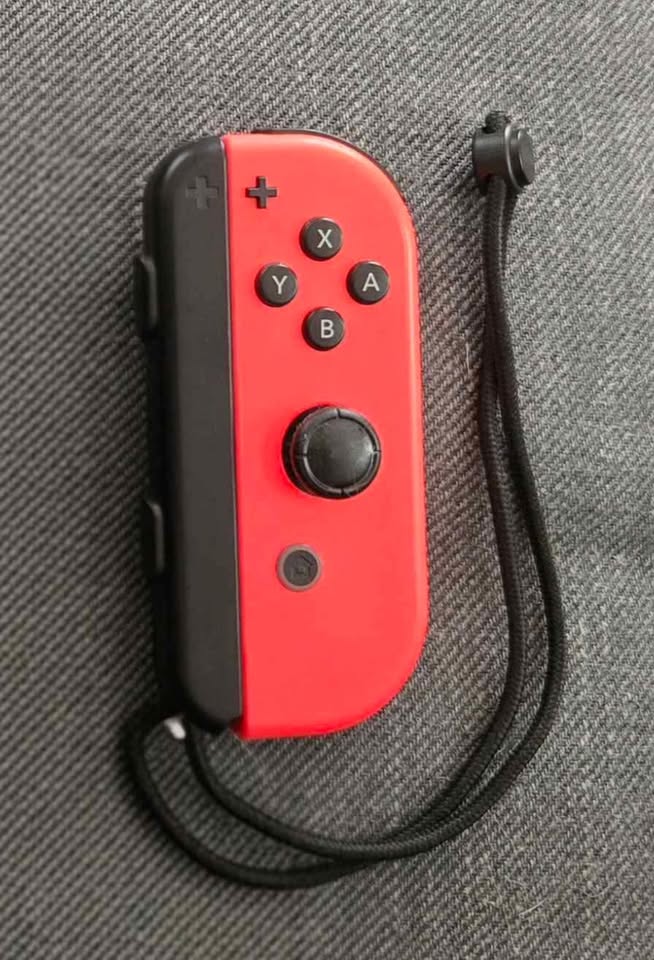 2 sets of Joy-Cons (L)/(R) Neon Red/Blue w straps. Like New! - photo 5