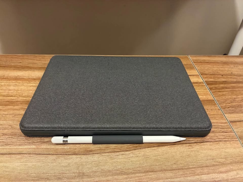 iPad 9th Gen 256GB w/ Logitech Keyboard & Apple Pencil - photo 5
