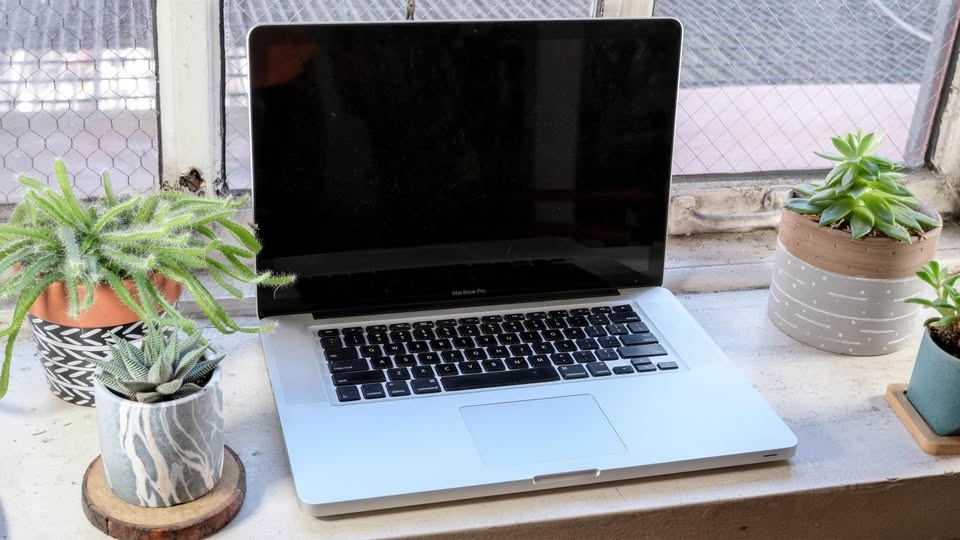 2012 MacBook Pro for sale! Read description!! - photo 2