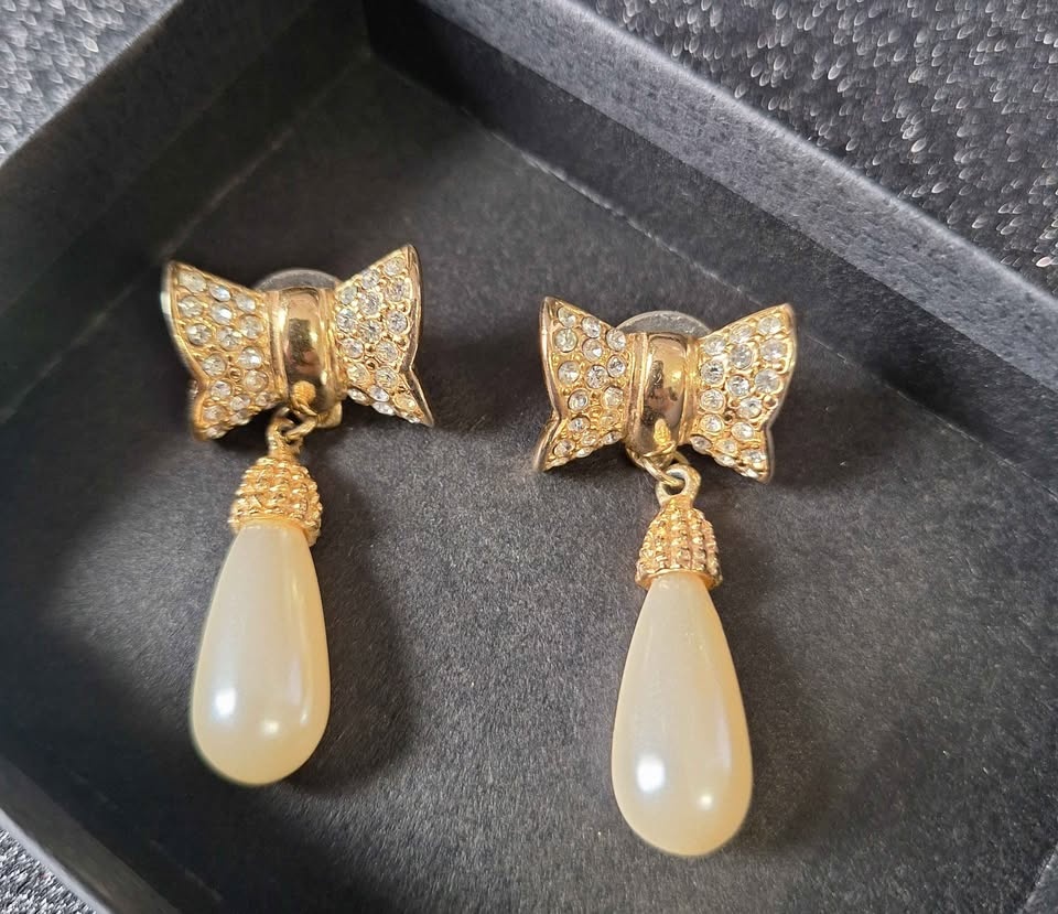 Vintage Ribbon & Dangle fake Pearls Pierced Earring - Rhinestone - photo 3