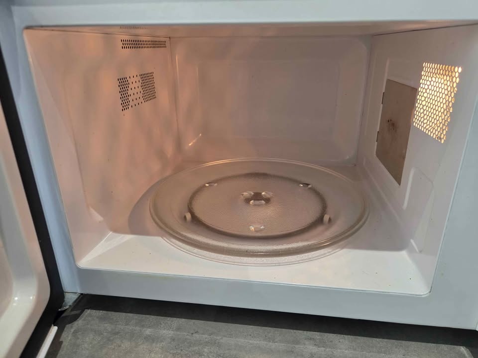 Homestyles Countertop Microwave Oven - photo 3