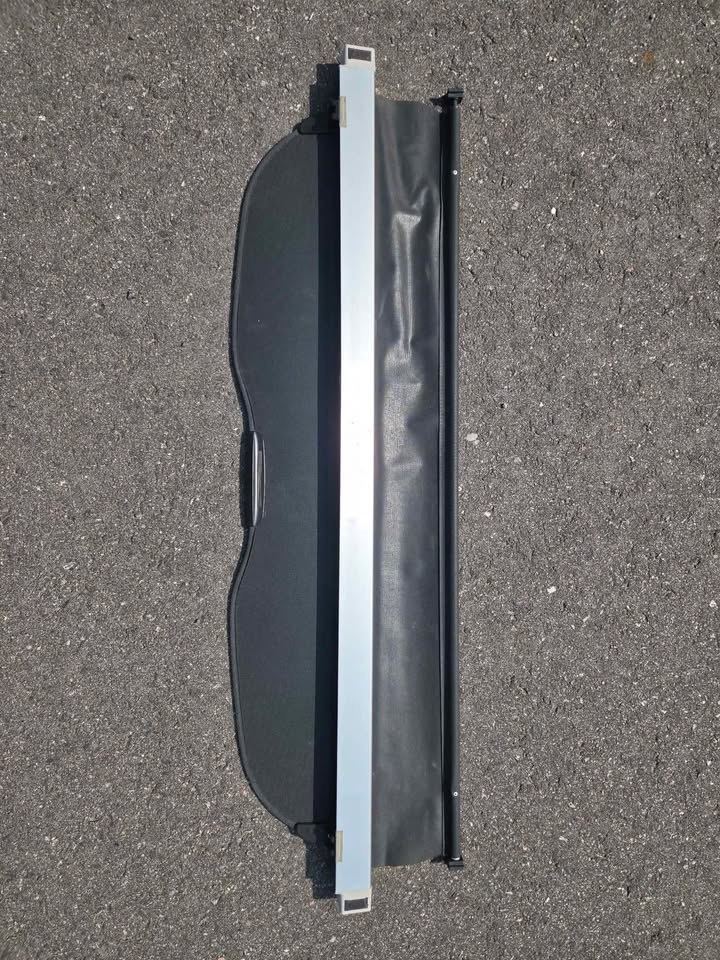 Subaru Outback Trunk Cargo Cover Screen Shade - photo 5