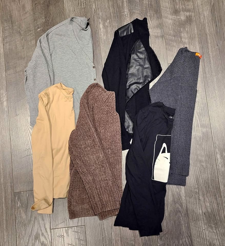 Women Shirt/Sweater Bundle