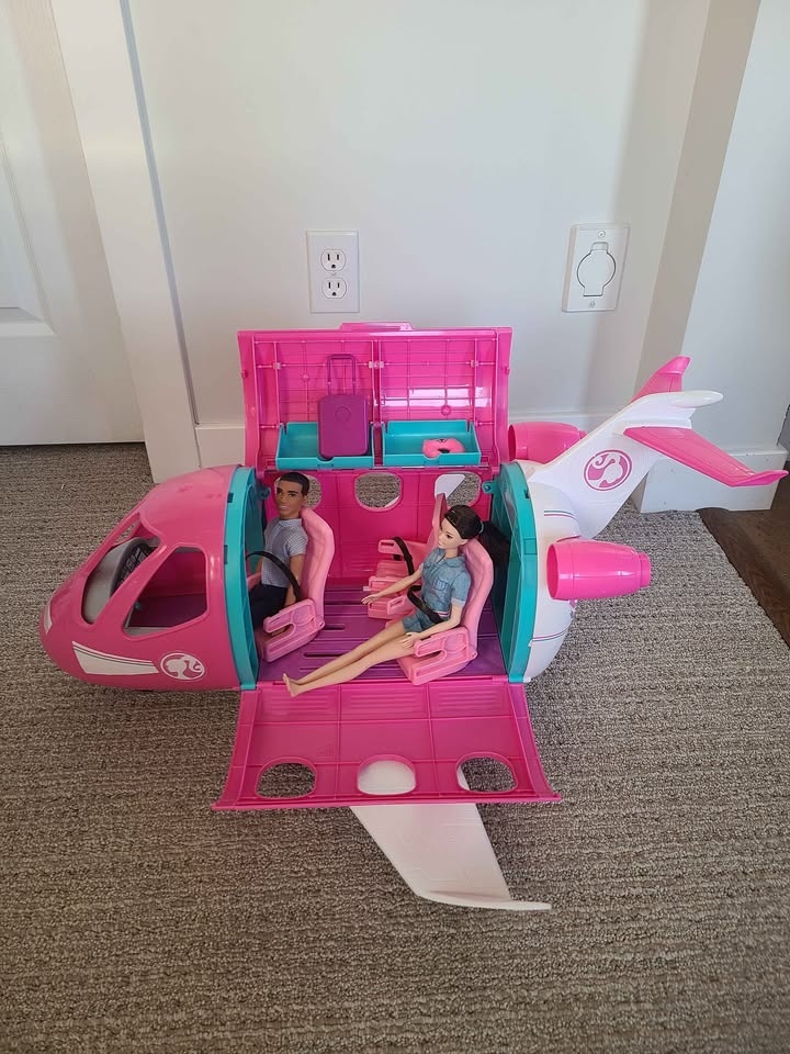 Barbie Airplane & dolls - photo 2