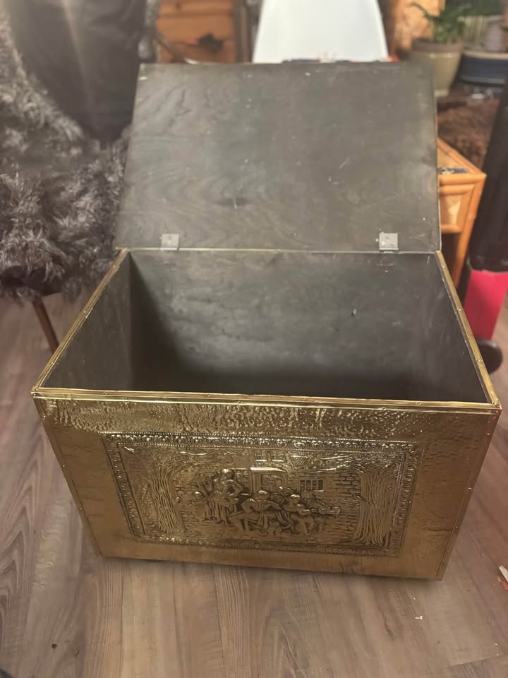 Vintage Brass Accent Storage Trunk Chest - 23" - Coffee Table / - photo 2