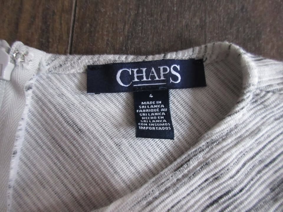 Ladies Size 4 Dress - photo 4