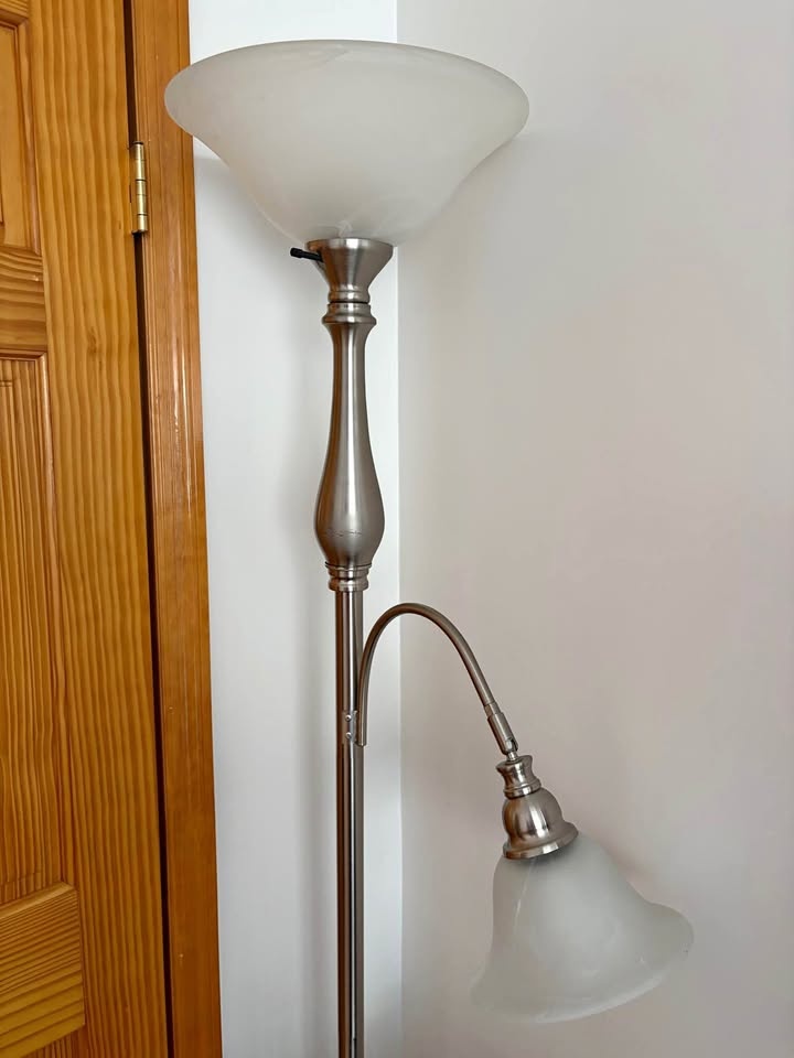 Floor Lamp with Torchiere & Reading Light - photo 4