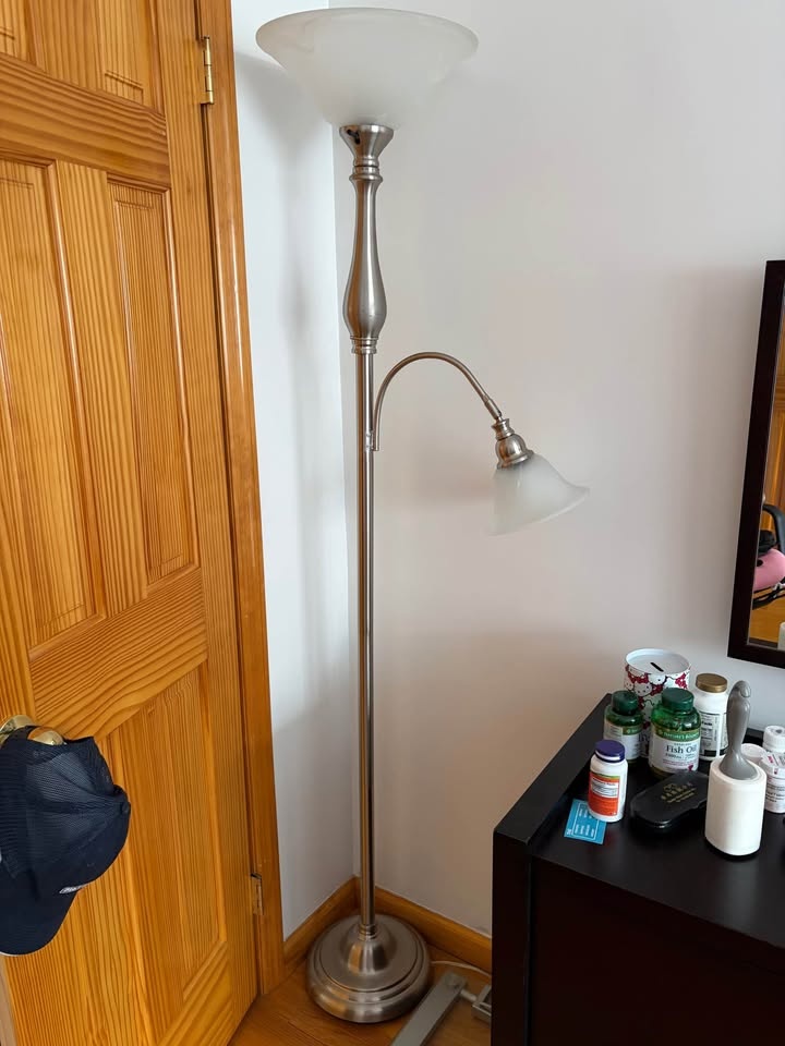 Floor Lamp with Torchiere & Reading Light - photo 5