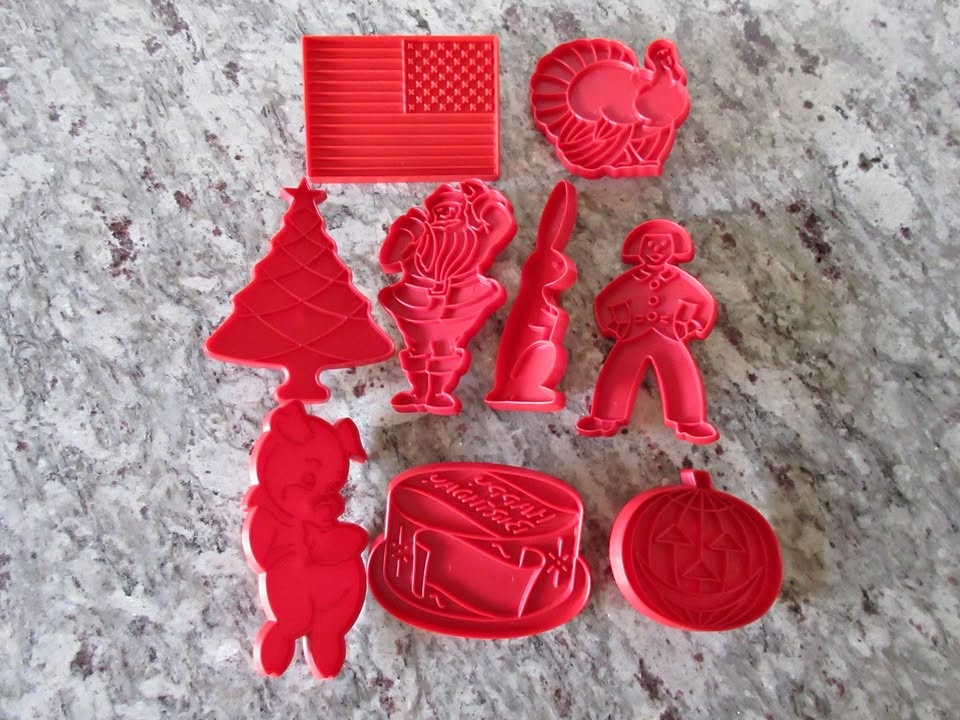 Vintage Tupperware Cookie Cutter Set