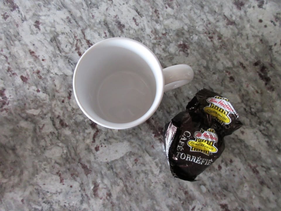 Tim Hortons "Skating Pond" Collectors Mug #003 - photo 5