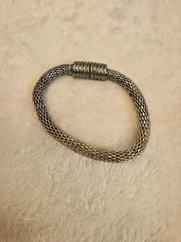 Magnetic Metal bracelet
