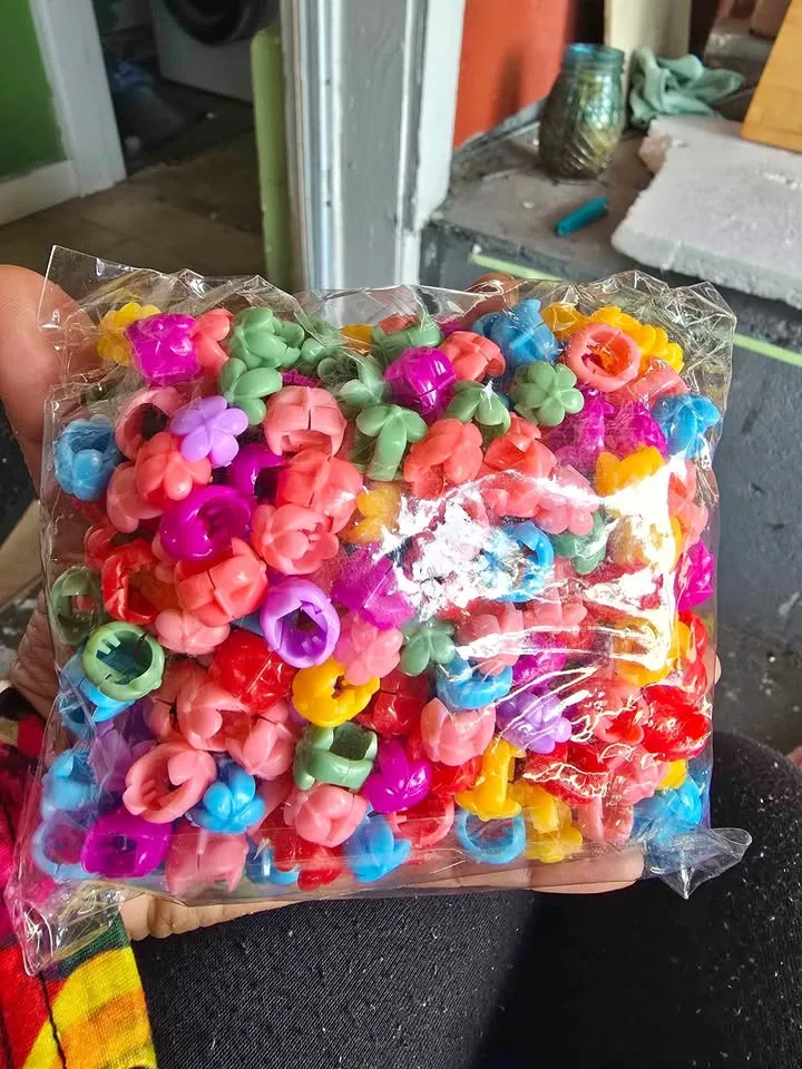 300 Pcs Small Hair Clips thumbnail
