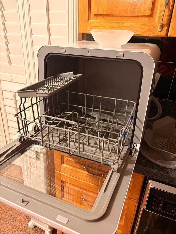 Compact Portable Dishwasher - Really Good Condition - photo 2