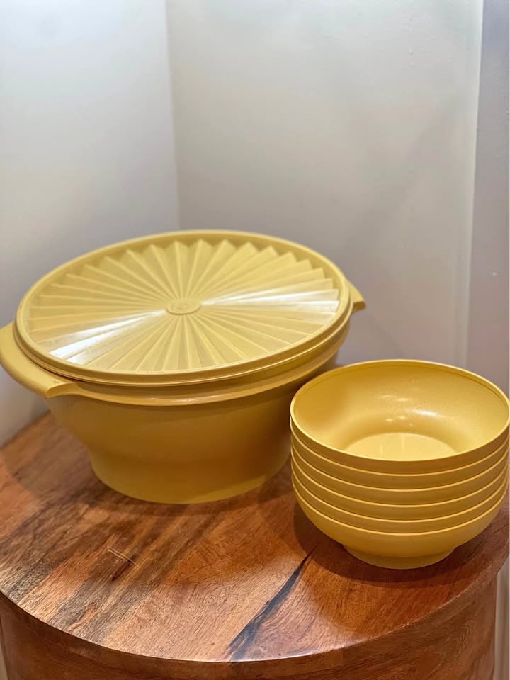 Vintage Tupperware Salad Set - Harvest Gold