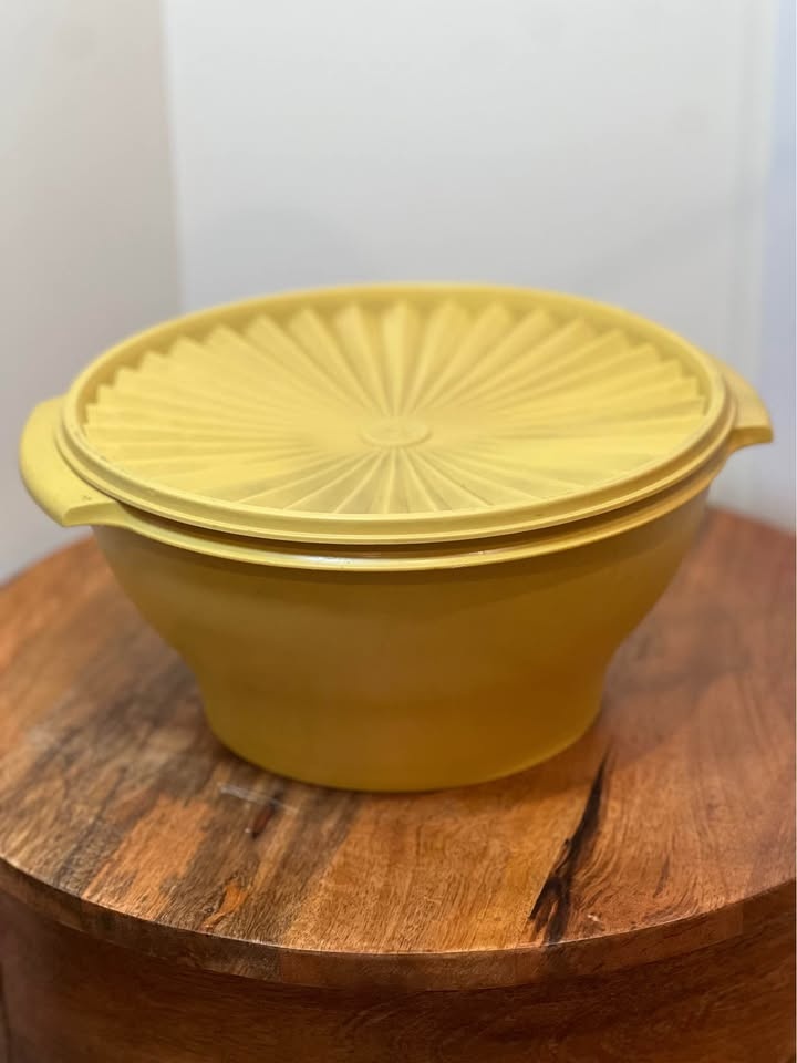Vintage Tupperware Salad Set - Harvest Gold - photo 2