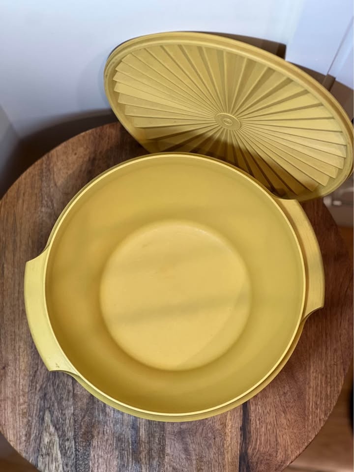 Vintage Tupperware Salad Set - Harvest Gold - photo 4