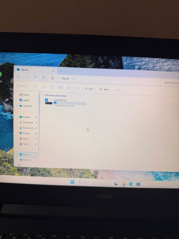 Dell Latitude 14" Laptop | Windows 11 Pro | 8GB RAM | Plugged-in - photo 4