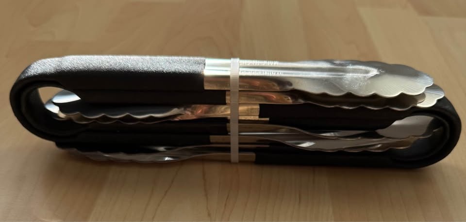 9-inch 4-pack Professional Sagetra Kitchen Tongs – Brand New! - photo 2