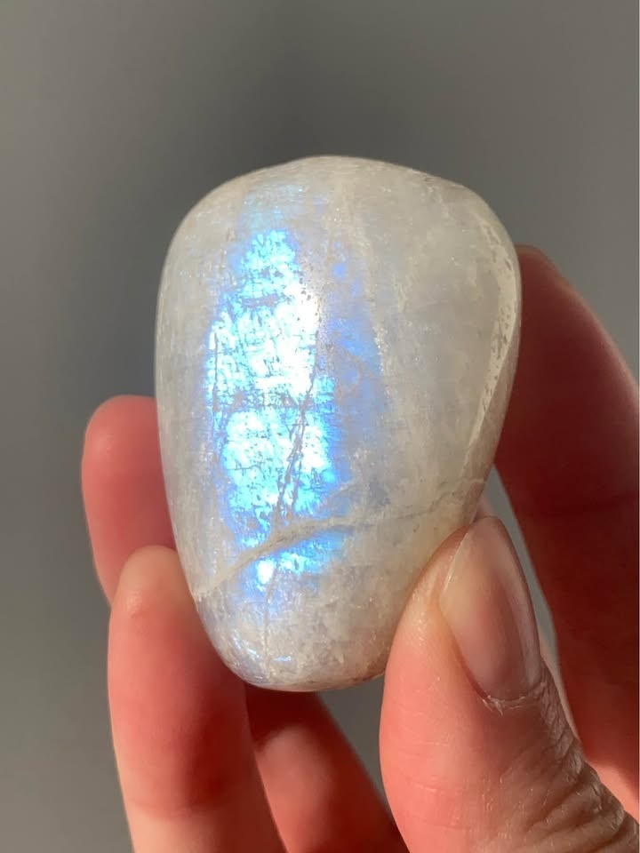 Blue Flash White Moonstone Tumbled Pocket Stone - photo 3