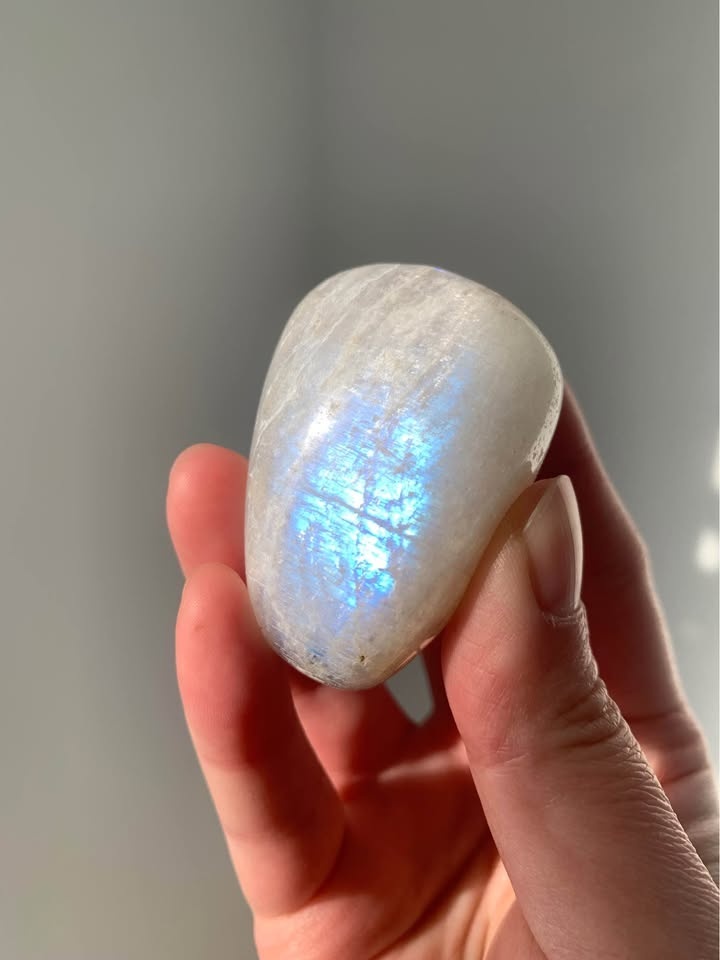Blue Flash White Moonstone Tumbled Pocket Stone - photo 5