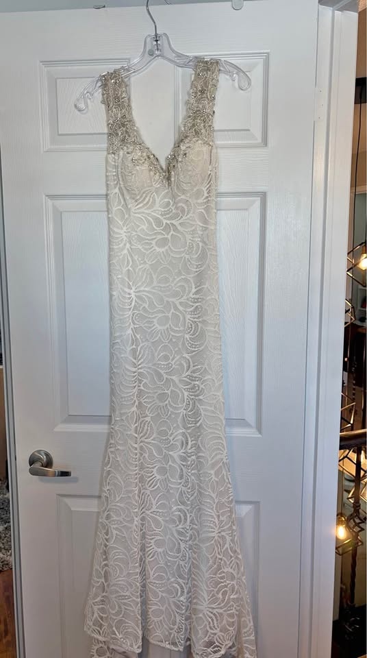 Lace Wedding Dress – Size Small