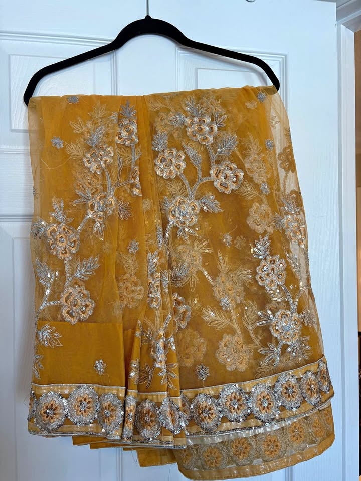 Yellow Net Saree with Silver Details – Ready Made