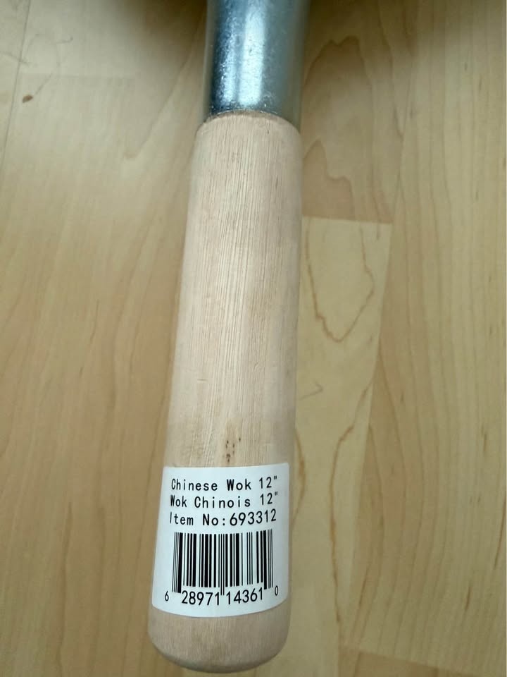 Brand New 12″ Carbon Steel Chinese Wok with Wooden Handle - photo 3
