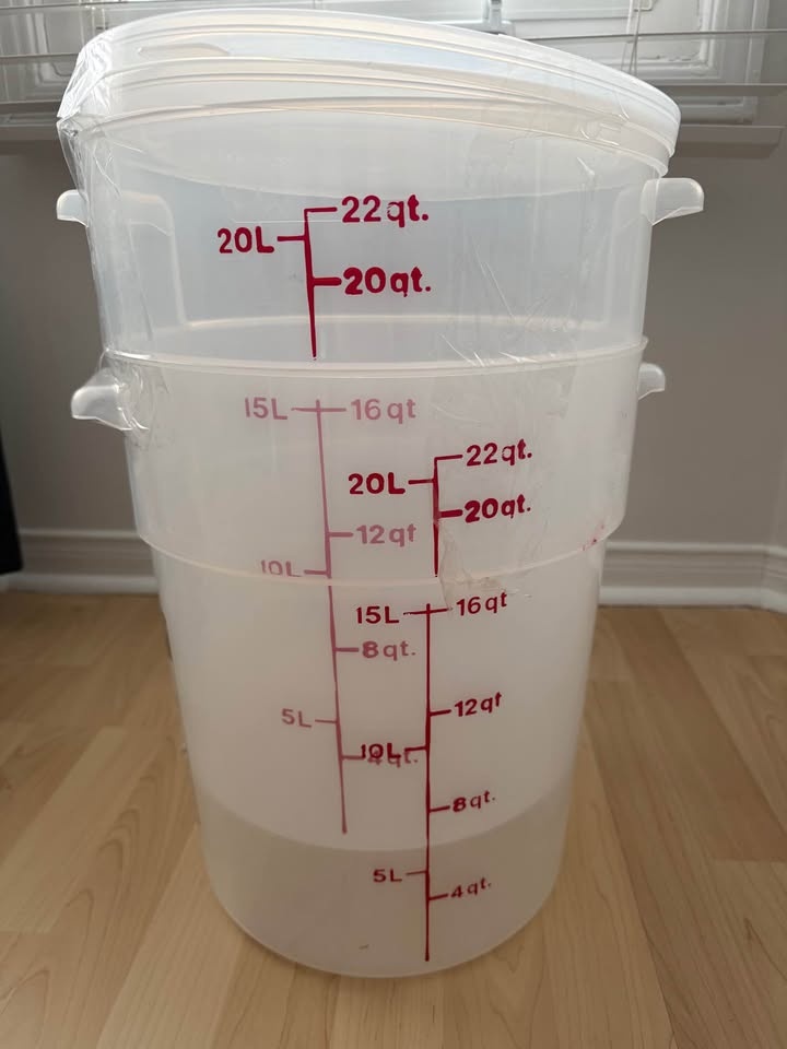 Brand New 22QT Commercial Food-Grade Storage Container w/ Lid - photo 2