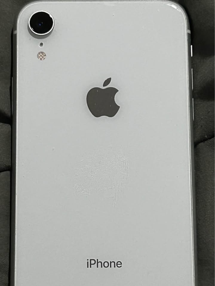 iPhone XR 64GB - photo 3