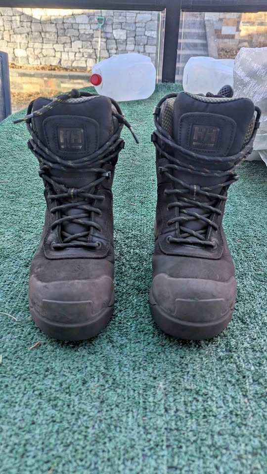 Helly Hansen Women's Steel-Toed Safety Boots (size 7)