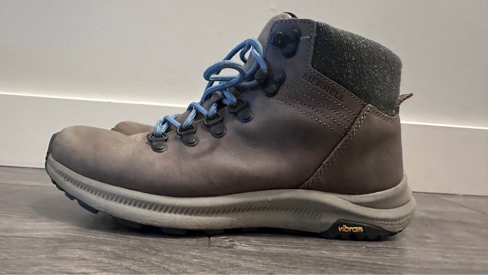 Women's Merrell Hiking Boots - Size 8 - photo 2