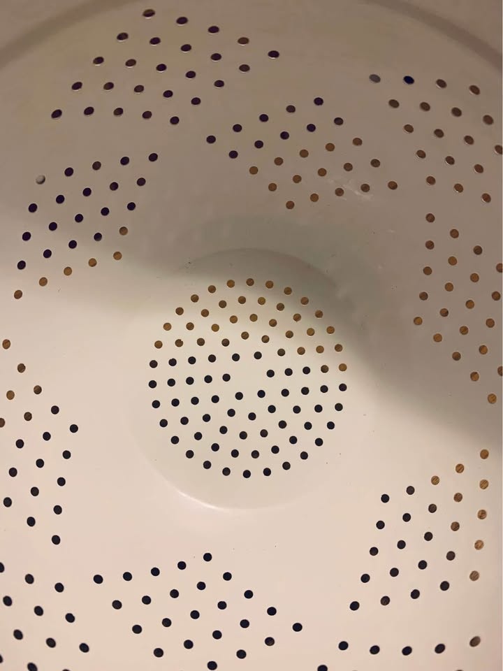 Enamel White Colander - photo 4