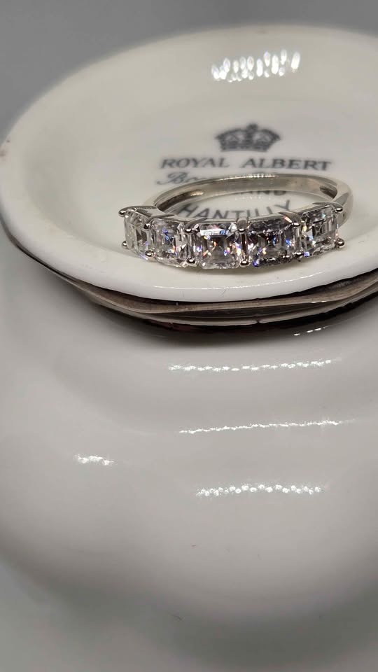 Moissanite Silver Ring - photo 4