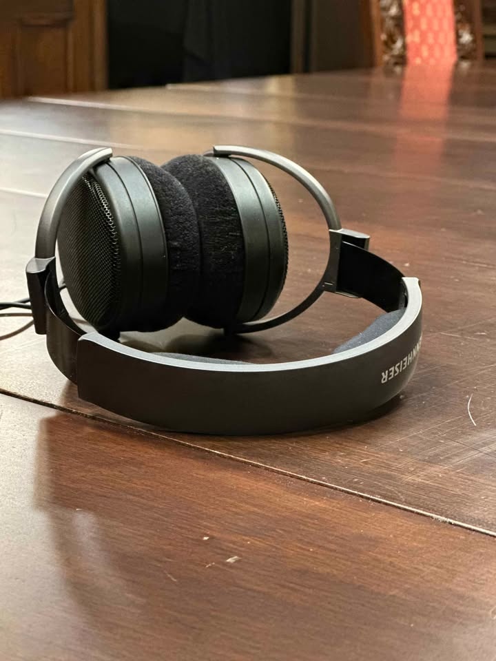 Senheisser HD600 Barely Used for Sale! - photo 3