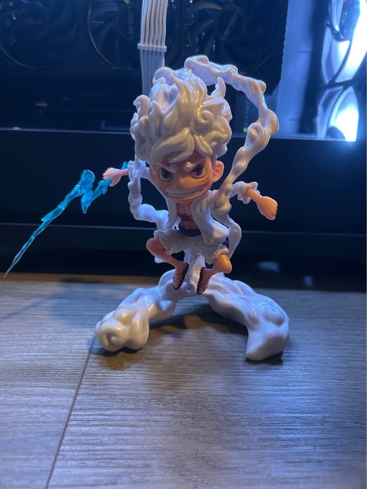 One Piece Monkey D Luffy Gear 5 Figurine - photo 2